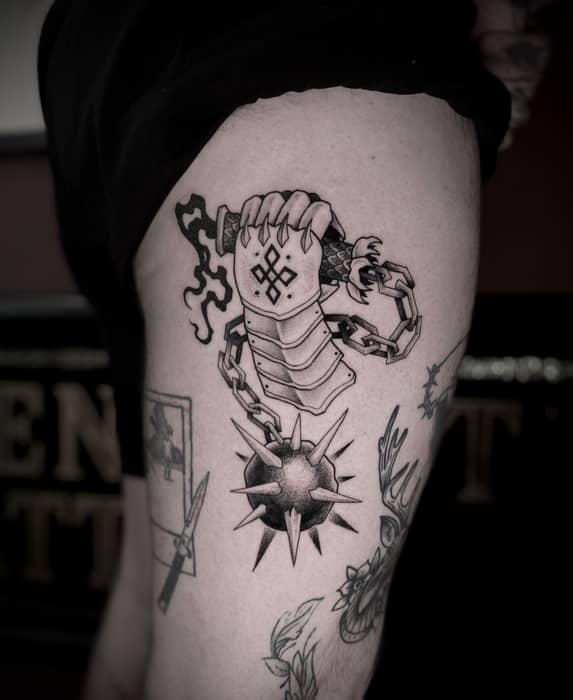 Gauntlet and flail from my guest spot at @goldenwest.tattoo 🤠
If you want me to head out West more